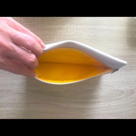 NEW … IPSY Cosmetic / Makeup Bag - Picture 3 of 3